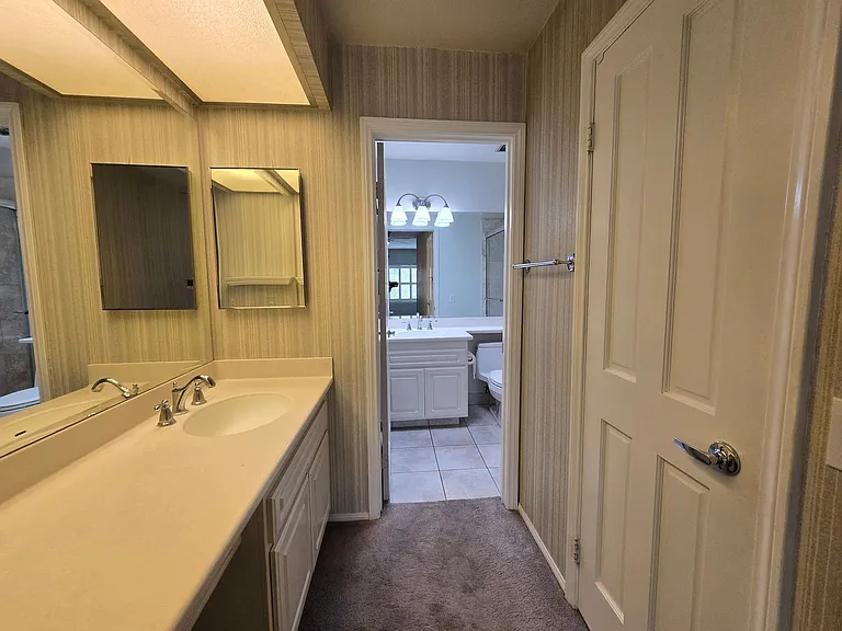 2960 Hyde Park Cir — Photo 16