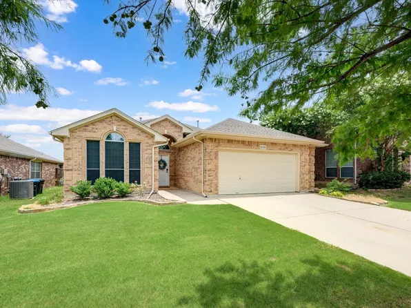 9736 Hathman Ln, Fort Worth, TX 76244