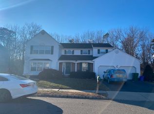 17 Cambridge Dr, Howell, NJ 07731