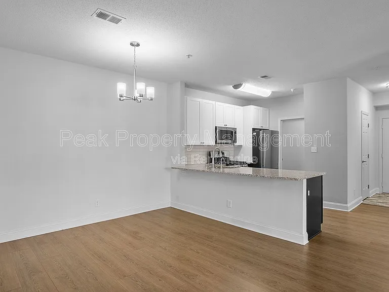 801 Virginia Center Pkwy — Photo 68