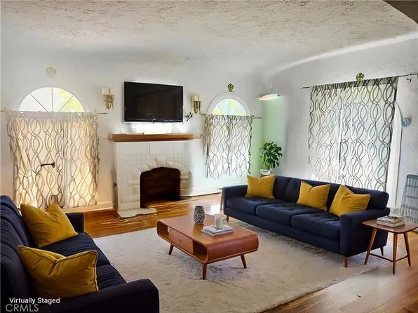 1553 N Commonwealth Ave, Los Angeles, CA 90027