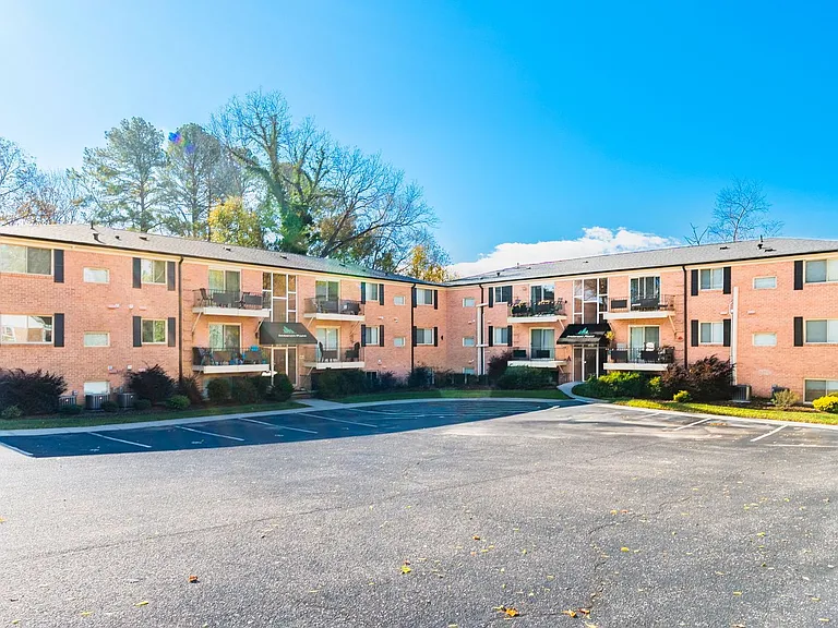 106 S Anderson St #B102 — Photo 9