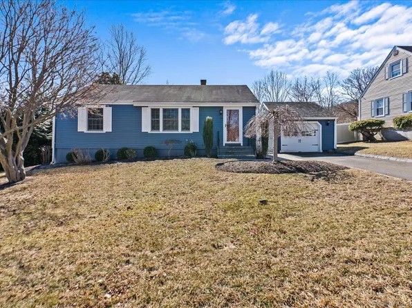 20 Forest Road, Wallingford, CT 06492