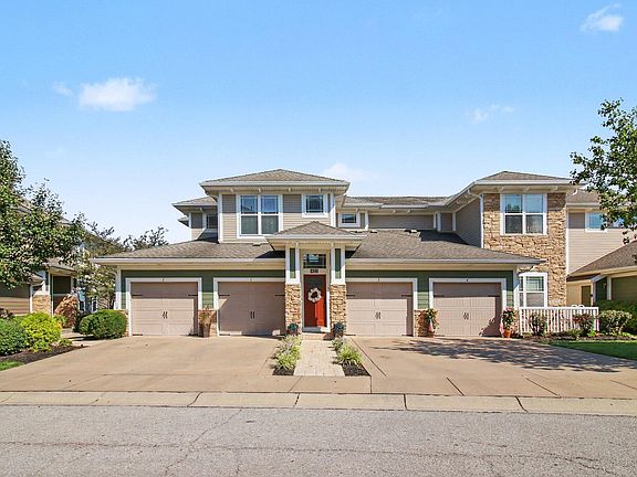 2nd image of 422 Riverpointe Dr Unit 3