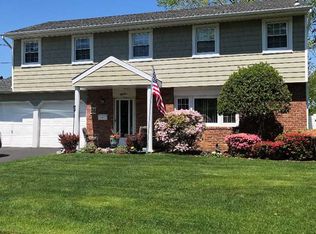 55 Andover Dr, Deer Park, NY 11729