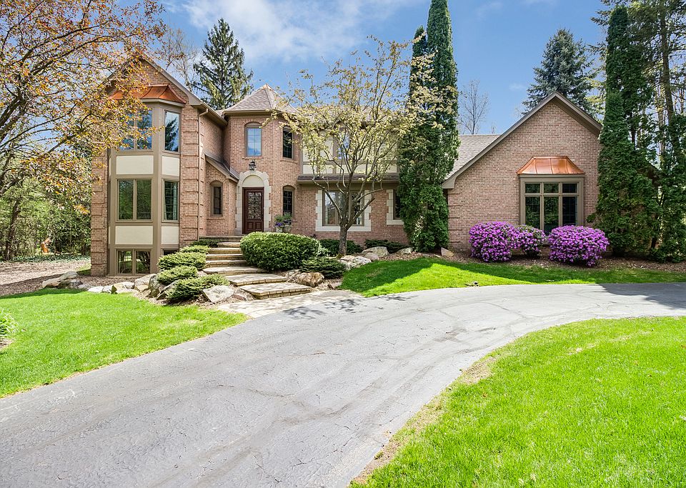 1st image of 455 Laurelwood Ct