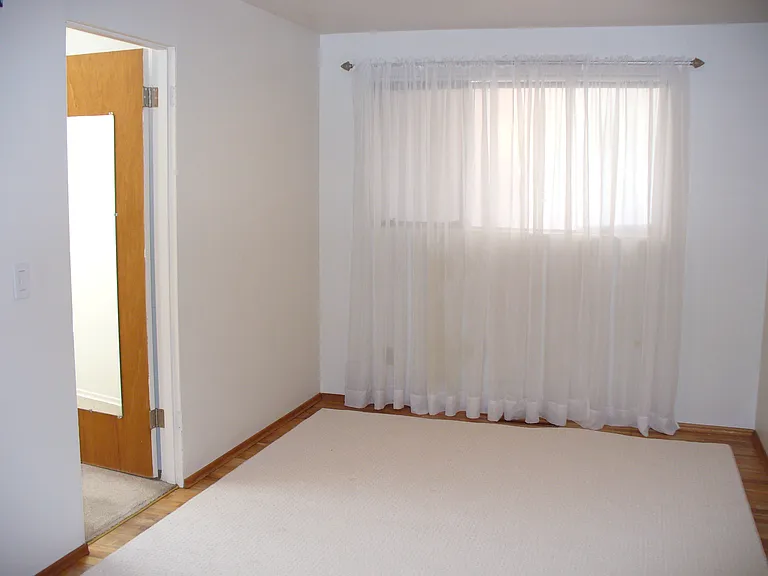 414 Raye St — Photo 11