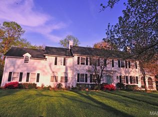34 Godwin Ln, Saint Louis, MO 63124