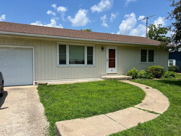 111 E Mission St, Marshall, MO 65340