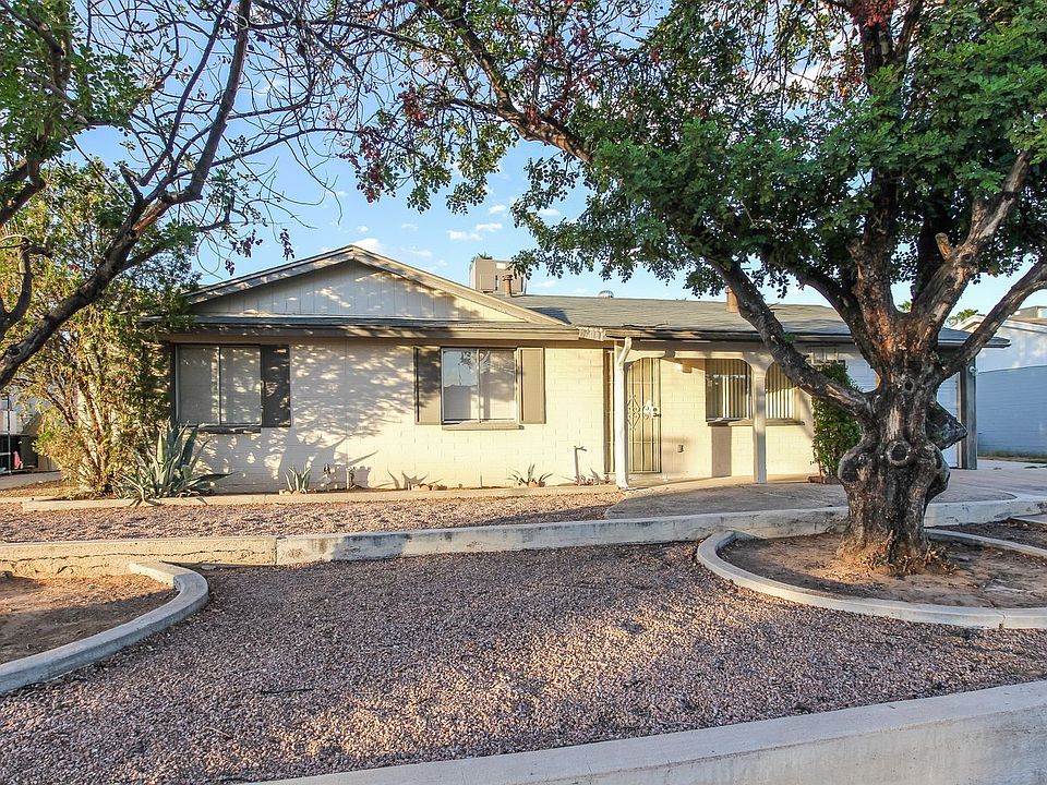 1st image of 3644 E Ludlow Dr