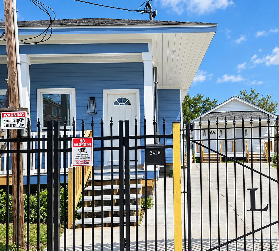 3 bed, 1000 sqft, $2,100 — Photo 1