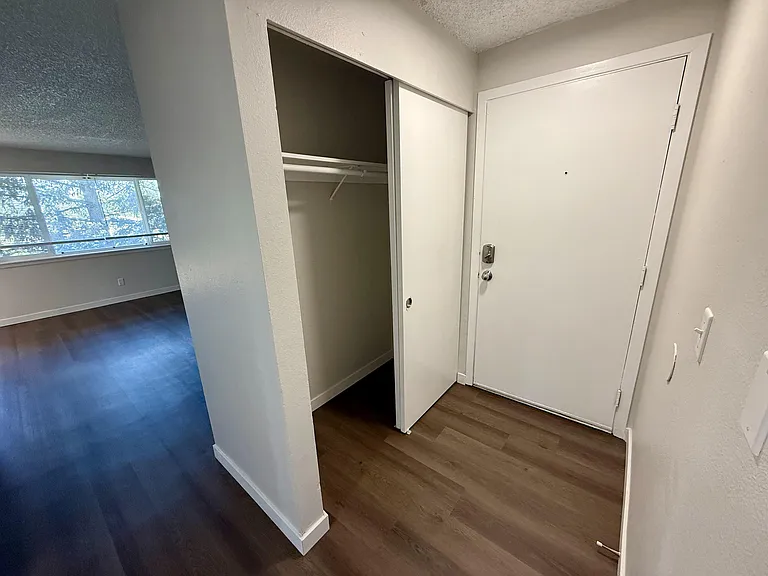 Sandman Apartments — Photo 22