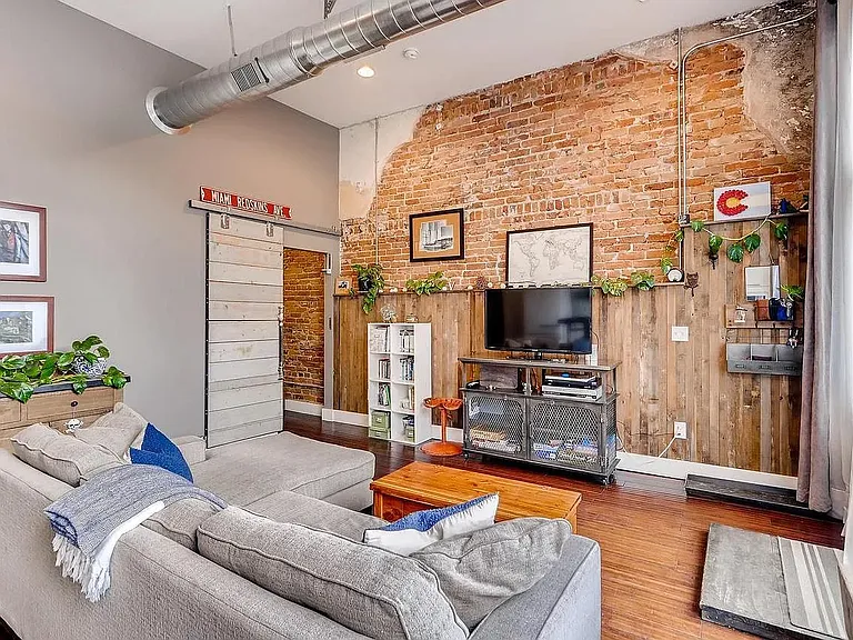 3248 N Williams St — Photo 9