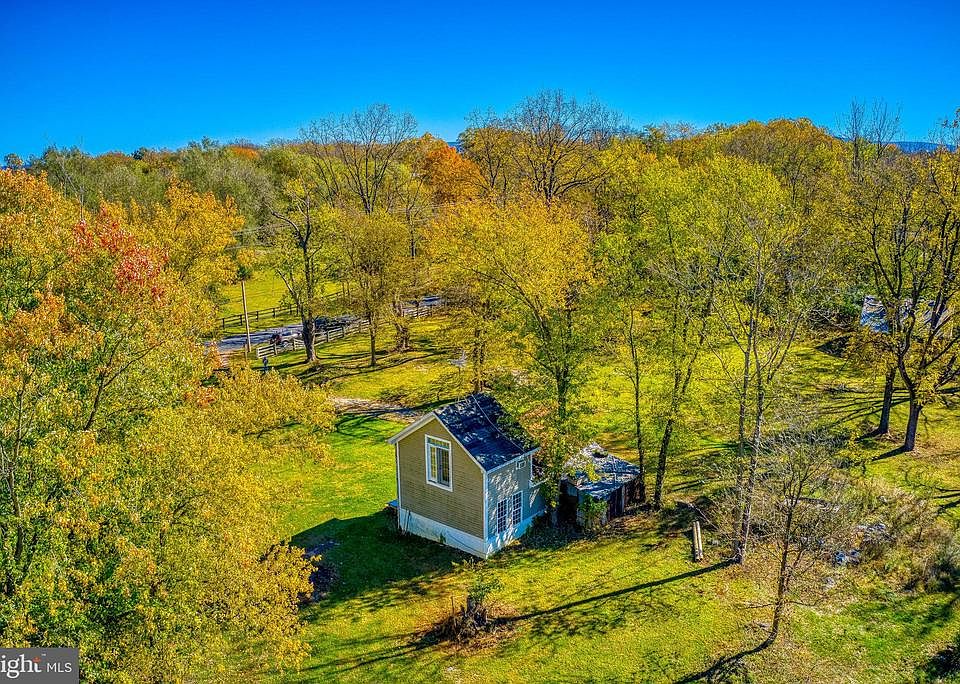 On 10.4 acres that can be Subdivided!