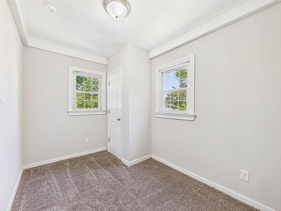 5th image of 4605 Eastover Ave