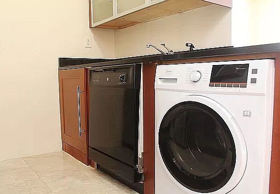 4th image of 10210 Queens Blvd APT 601