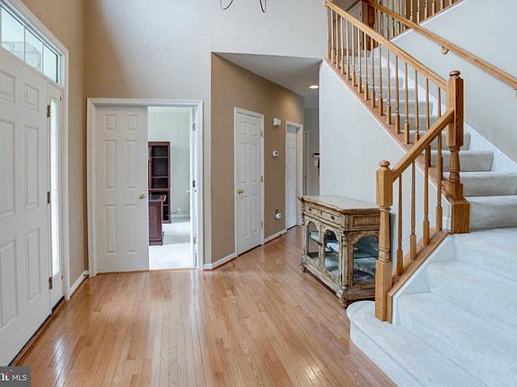 5th image of 8302 Crimson Crossing Way