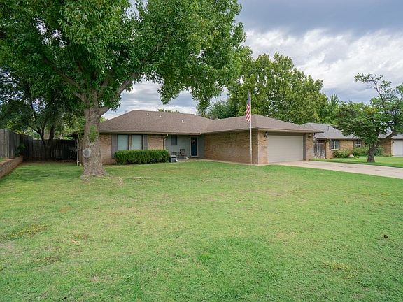 2nd image of 3518 Willow West Dr