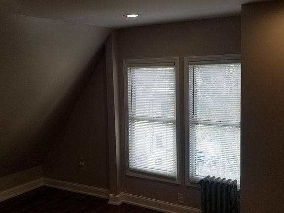 3rd image of 6921 Gouverneur Ave #2