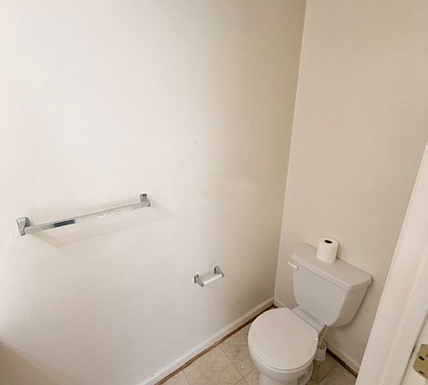 4th image of 613 Meadowbrook Dr