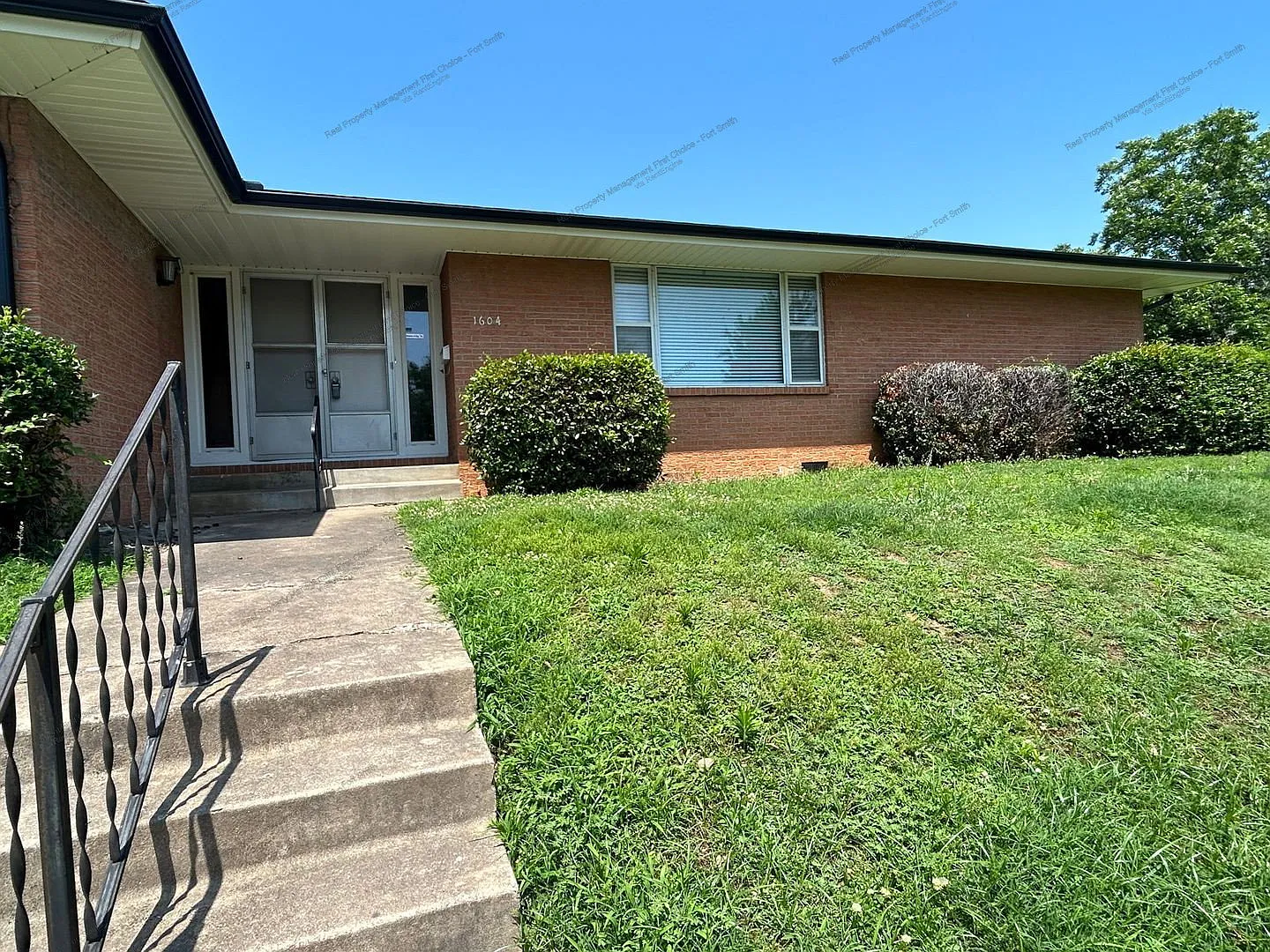 2 bed, 1.0 bath, 1170 sqft, $850 — Photo 3