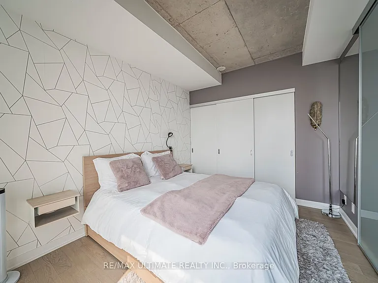 318 King St E #1108 — Photo 17