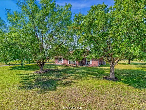 3rd image of 1655 Fawn Lake Dr