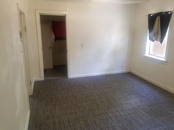 4th image of 315 W University Ave