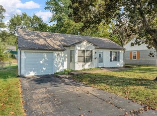 6417 Larsen Ln, Shawnee, KS 66203