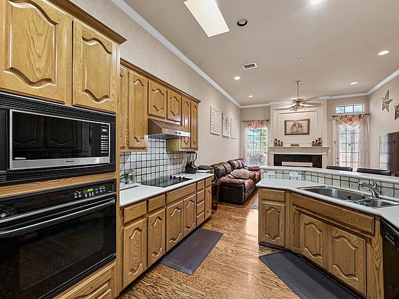 5th image of 8117 Cherry Laurel Ln