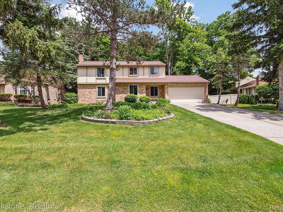 1st image of 38140 Lancaster Dr