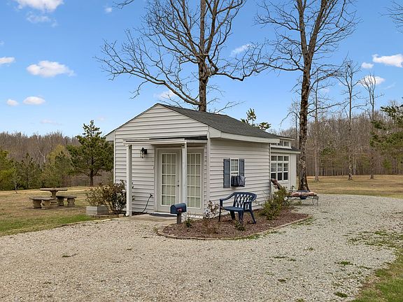 4th image of 165 Pond Creek Rd