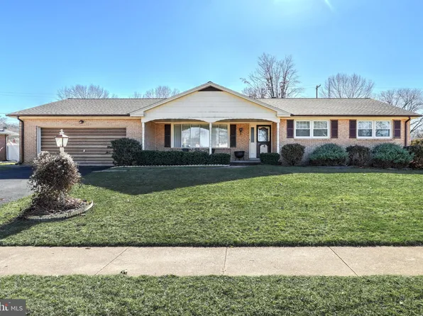 2750 Carnegie Rd, York, PA 17402