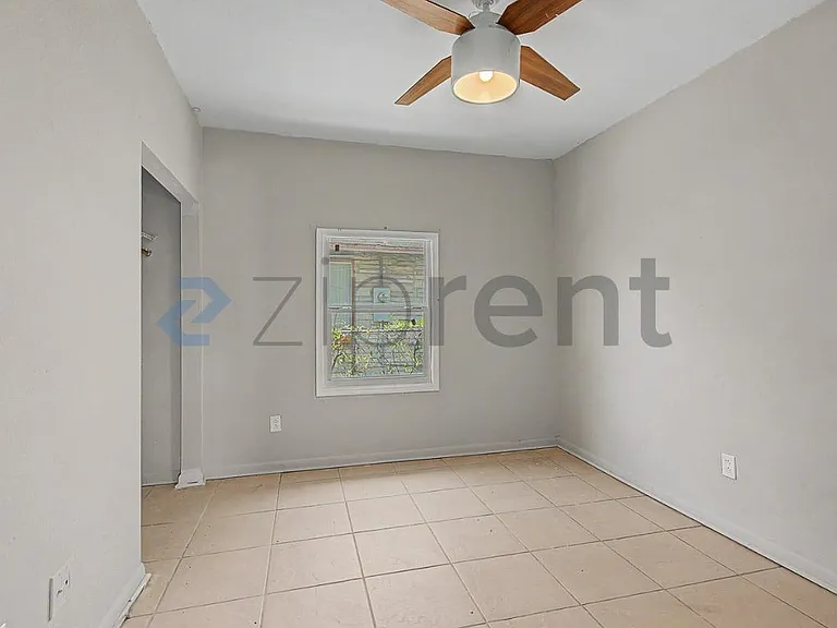 238 NE 57th St — Photo 14