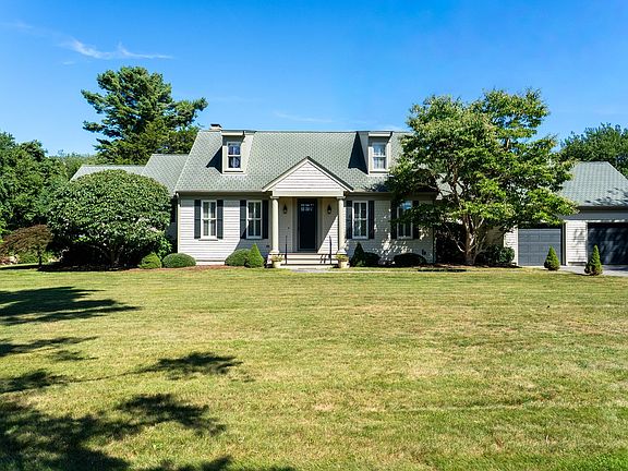4th image of 557 Smith Neck Rd