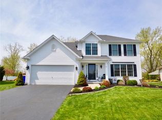 43 Caldwell Dr, West Seneca, NY 14224