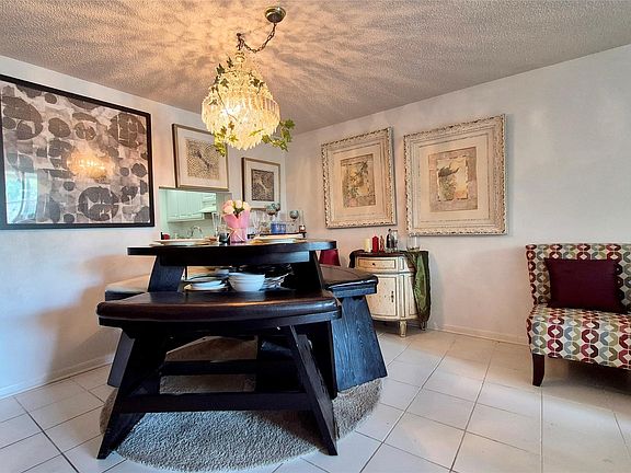 4th image of 2840 Somerset Drive #208m
