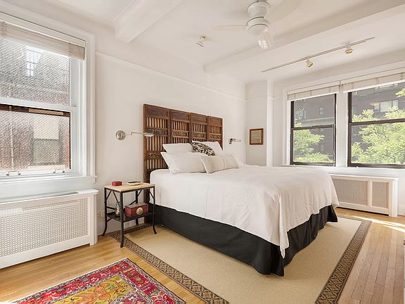3rd image of 179 E 79th St APT 4B