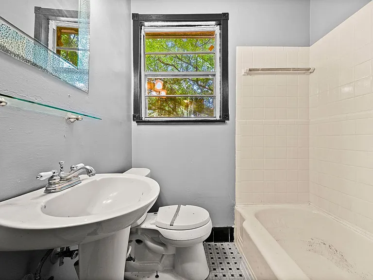 608 Carol Marie Dr — Photo 4