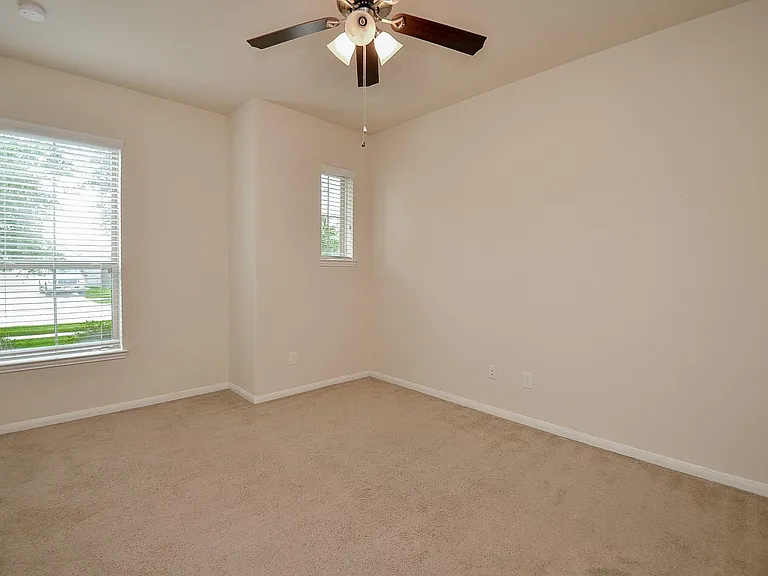 2227 Leonetti Ln — Photo 8
