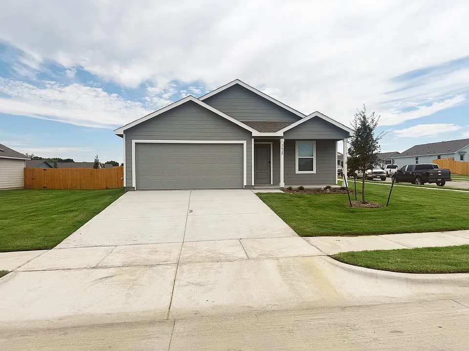 3612 Chambray Dr