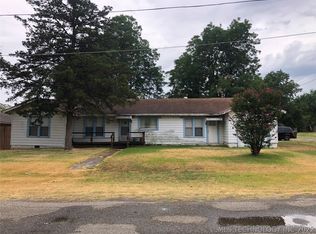 513 W Main Ave, Calera, OK 74730