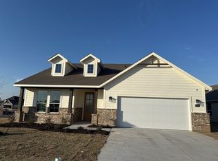 1221 Sabine River Ln, Springtown, TX 76082