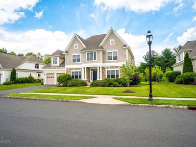 22 Colonial Dr N, Bloomfield, CT, 06002