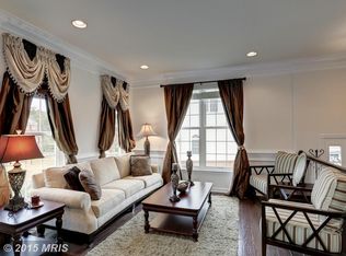 25600 Colonists Ter, Chantilly, VA 20152