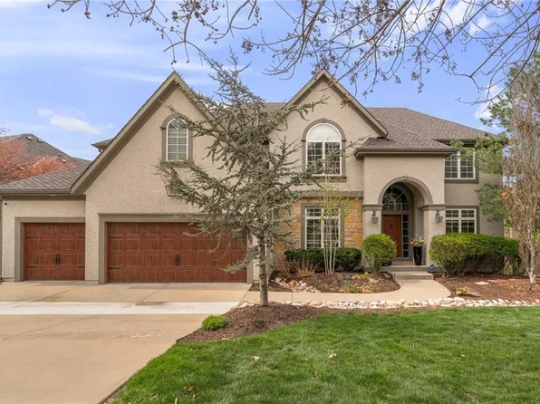 11163 S Glenview Ln, Olathe, KS 66061