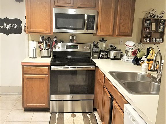 5th image of 4405 Pinebark Ave