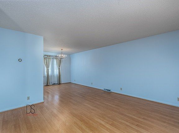 5th image of 998 Knottingham Dr