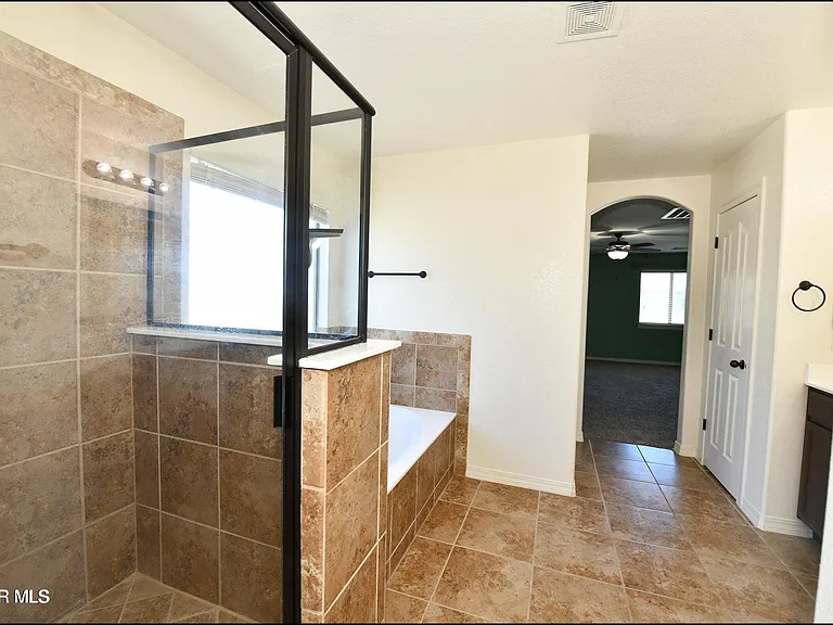 14309 S Cave Ave — Photo 35