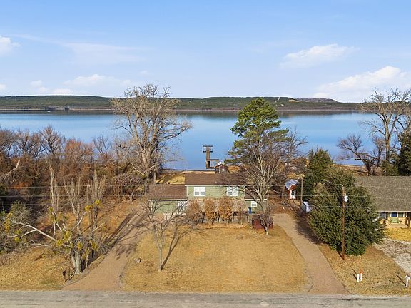 3rd image of 1031 Airport Rd